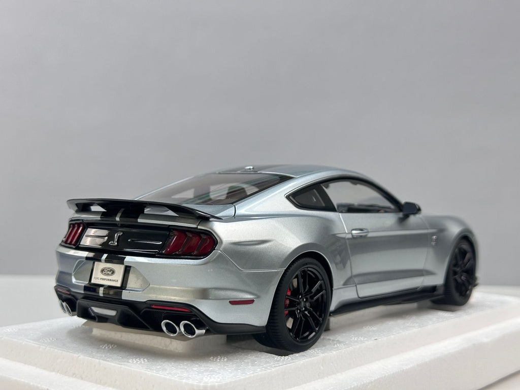 AUTOART Ford Mustang Shelby GT500