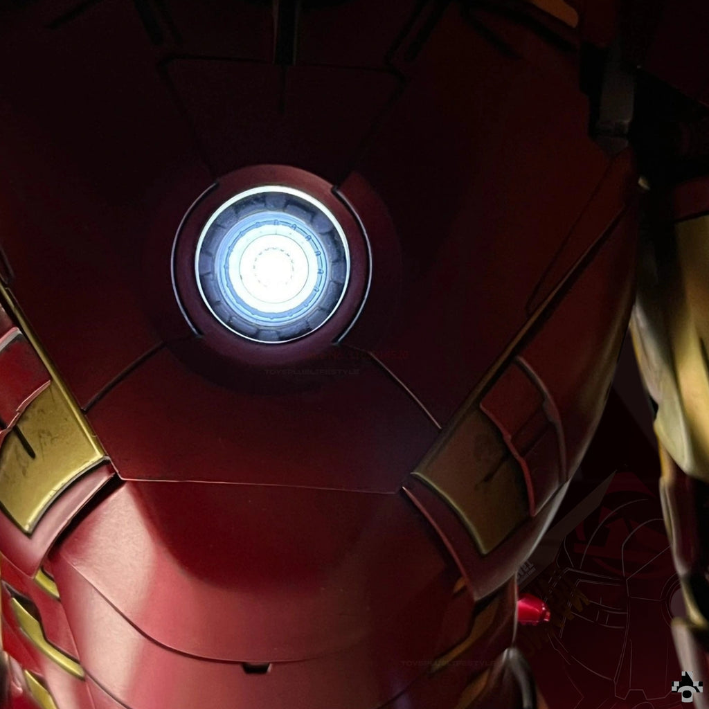AVENGERS IronMan VII Collectible Action Figure