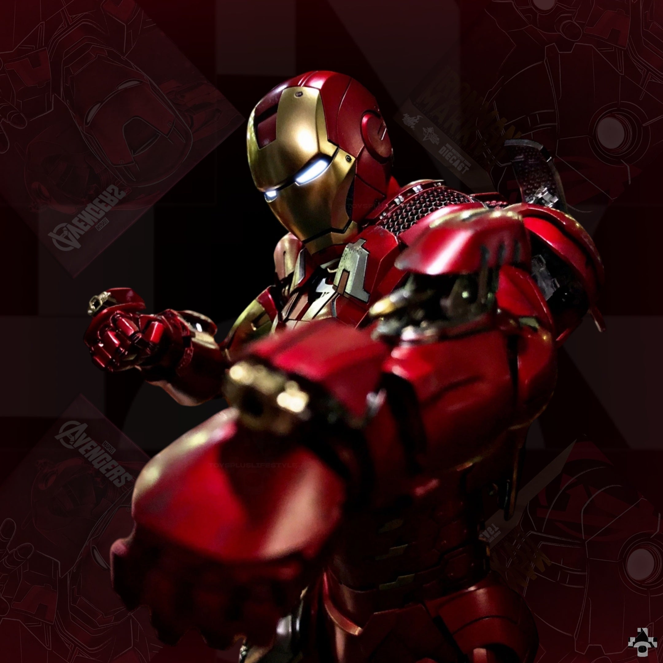 AVENGERS IronMan VII Collectible Action Figure