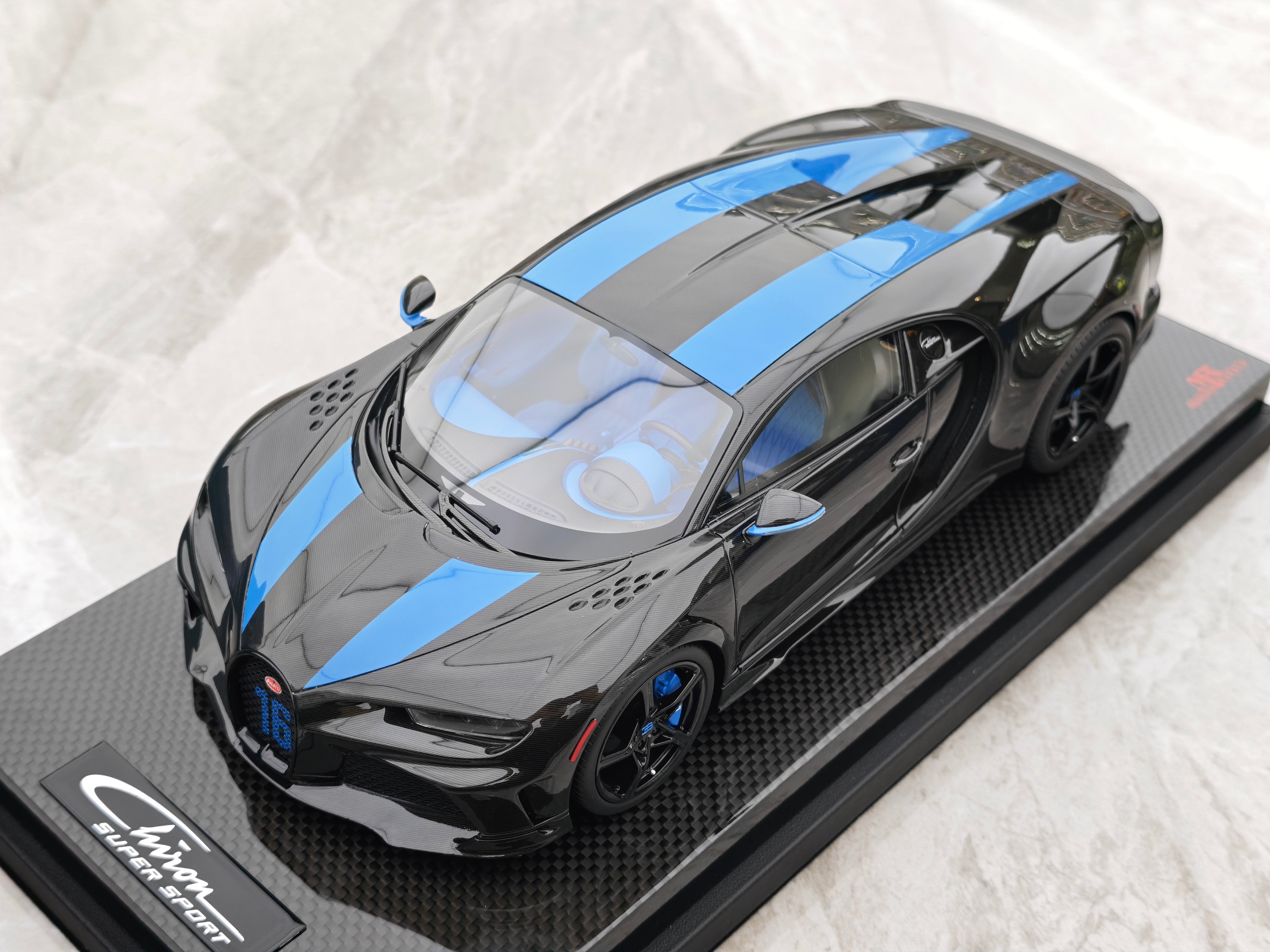 Bugatti Chiron Super Sport Limited Edition 1:18 Scale
